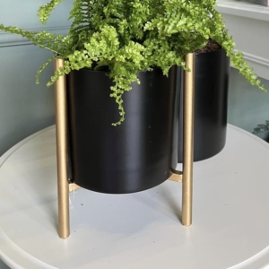 Кашпо металлическое на подставке кашпо на подставке, металлическое кашпо