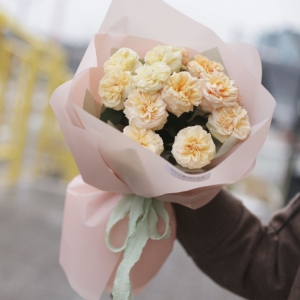 5 кустовых роз 