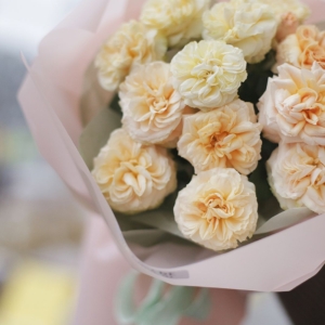 5 кустовых роз 